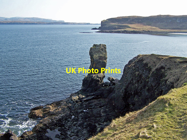 Photo 6"x4" Sea stack near Harlosh Point Ardmore\/NG2841 c2009