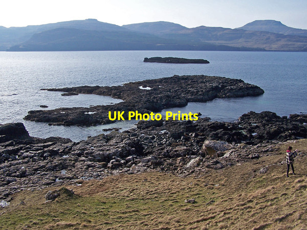 Photo 6"x4" Harlosh Skerry from Harlosh Point Ardmore\/NG2841 c2009