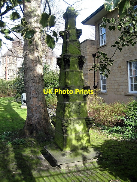 Photo 6"x4" Cathedral Pinnacle Wakefield\/SE3320 c2009