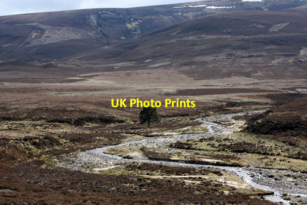 Photo 6"x4" Confluence of burns below Geal Charn Tom na Fianaig c2009