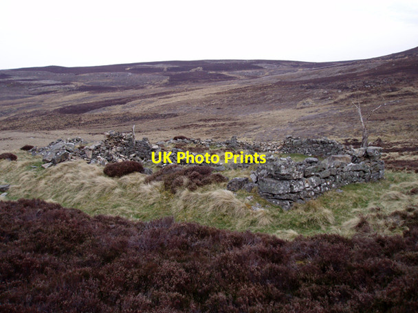 Photo 6"x4" Ruin at Cairnloch Achnahannet\/NH9727 c2009