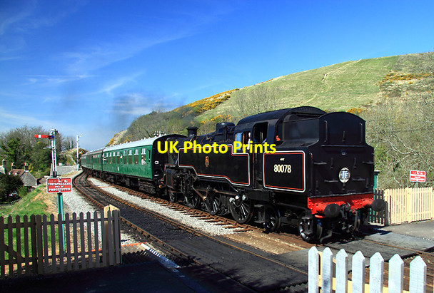 Photo 6"x4" Steaming into Corfe Castle Station Corfe Castle c2009