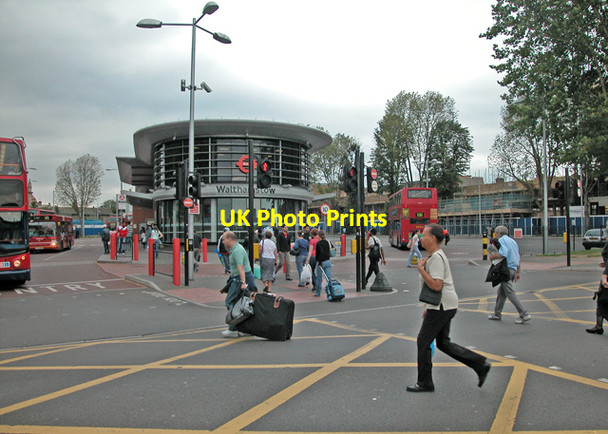 Photo 6"x4" Walthamstow interchange Walthamstow c2006