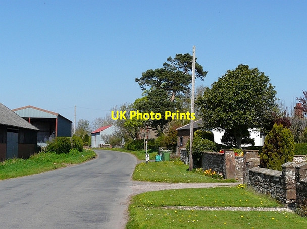 Photo 6"x4" Road through Brisco Brisco c2009