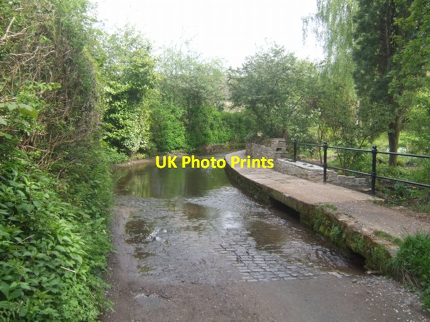 Photo 6"x4" Ford on the Clee Brook Clee St Margaret c2009