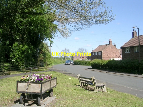 Photo 6"x4" Field Drive - York Road Tadcaster c2009