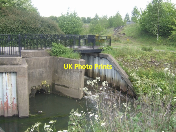 Photo 6"x4" Confluence of Sneyd Brook and River Tame Darlaston c2009