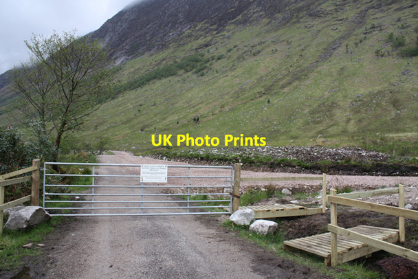 Photo 6"x4" End of the road, Glen Etive Gualachulain c2009