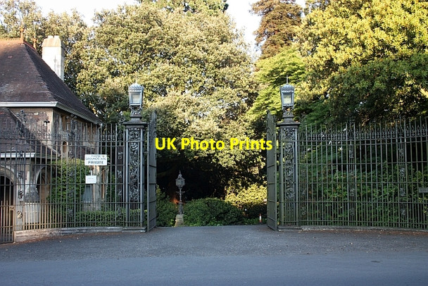 Photo 6"x4" Gateway to Davenham Great Malvern c2009