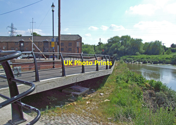Photo 6"x4" Crane Wharf Chester c2009 P1
