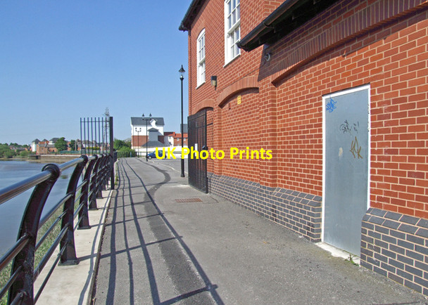 Photo 6"x4" Riverside promenade Chester c2009 P2