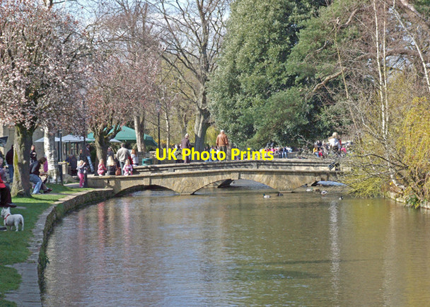 Photo 6"x4" River Windrush Bourton-on-the-Water c2009 P3