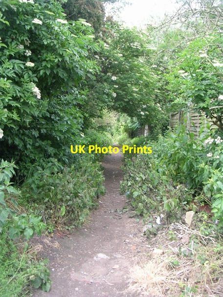 Photo 6"x4" Footpath - top of Brierley Crescent Moorthorpe c2009