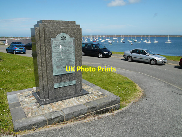 Photo 6"x4" Monument and Marina Holyhead\/Caergybi c2009