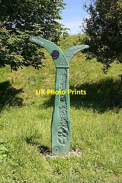 Photo 6"x4" Millennium Milepost Garmouth c2009