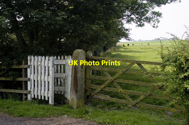 Photo 6"x4" Footpath to Eagland Hill Eagland Hill c2009