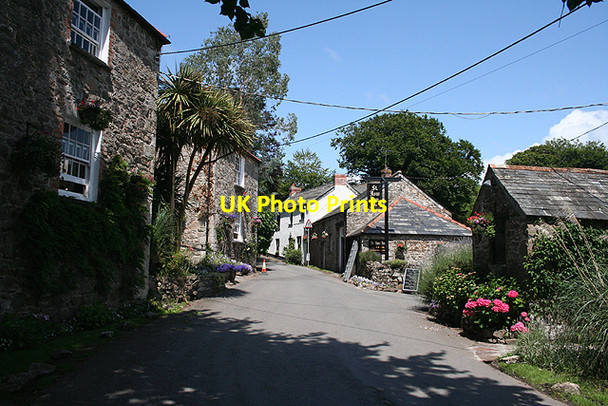 Photo 6"x4" St Kew: St Kew Inn from the highway St Kew c2009