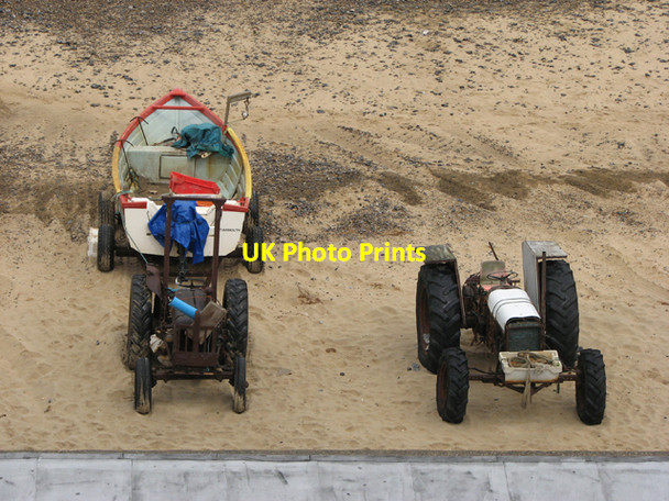 Photo 6"x4" Cromer: fishermen's tractors Cromer\/TG2142 c2007