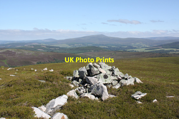 Photo 6"x4" Cairn, Geal-charn Advie c2009