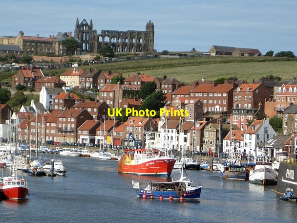 Photo 6"x4" The trawler Copious, LK985 Whitby\/NZ8910 c2009