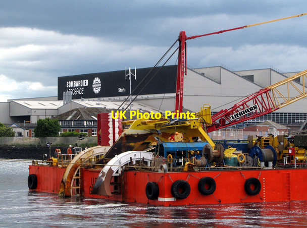 Photo 6"x4" Barge 'UR 101' at Belfast Belfast c2009