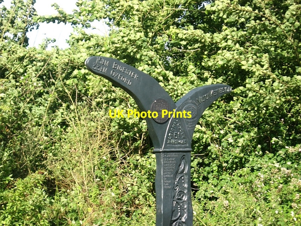 Photo 6"x4" Millennium milepost on NCN51 at Winslow (closeup) Shipton\/SP7727 c2009