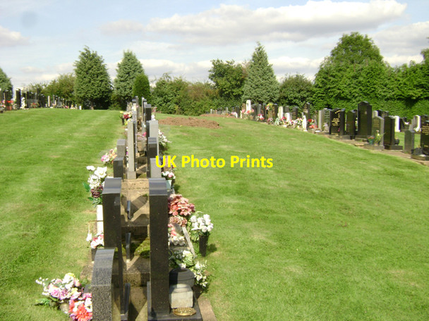 Photo 6"x4" Back-to-back graves, Warwick Cemetery Area B Warwick c2009