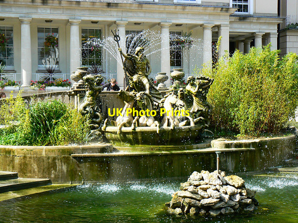 Photo 6"x4" Neptune fountain from yet another angle, Promenade, Cheltenham Cheltenham c2009