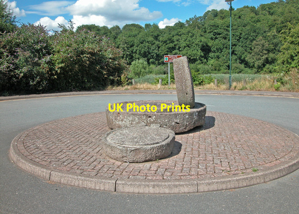 Photo 6"x4" Roundabout feature Chapel Hill\/SO5200 c2006 P1