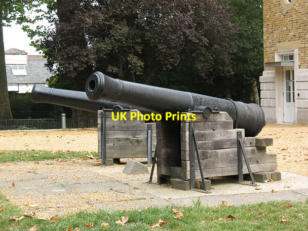 Photo 6"x4" Pair of cannon at Manor House Lewisham c2009