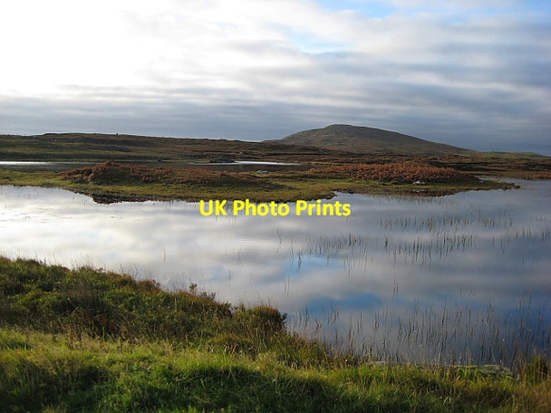 Photo 6"x4" Roadside Loch Gramasdail c2009