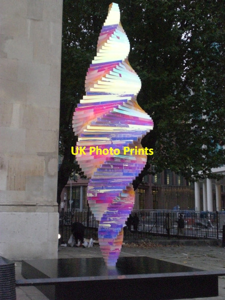 Photo 6"x4" Artwork outside Holy Trinity Church, Marylebone Road NW1 Marylebone\/TQ2881 c2009