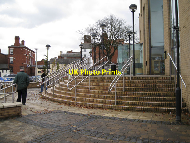 Photo 6"x4" Entrance to Rugby Art Gallery, Museum and Library Rugby c2009