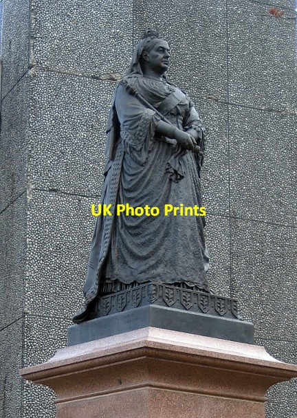 Photo 6"x4" Queen Victoria Statue (4) Wakefield\/SE3320 c2009