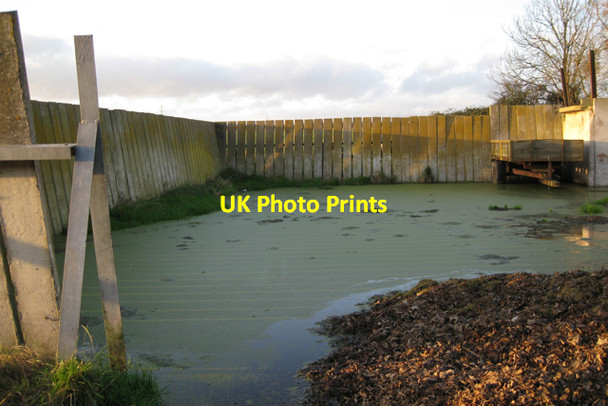 Photo 6"x4" Storage compound, Goodrest Farm Kenilworth c2009