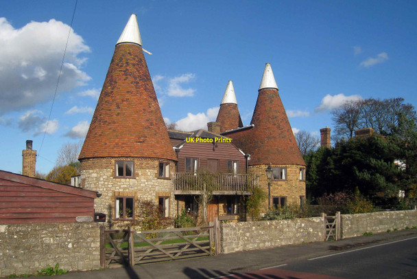 Photo 6"x4" Oast House at Tilts Farm, Boughton Monchelsea, Kent Cock Street\/TQ7750 c2009