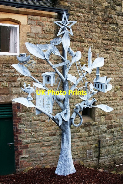 Photo 6"x4" JesseTree, Hollymount Church, Malvern Great Malvern c2009