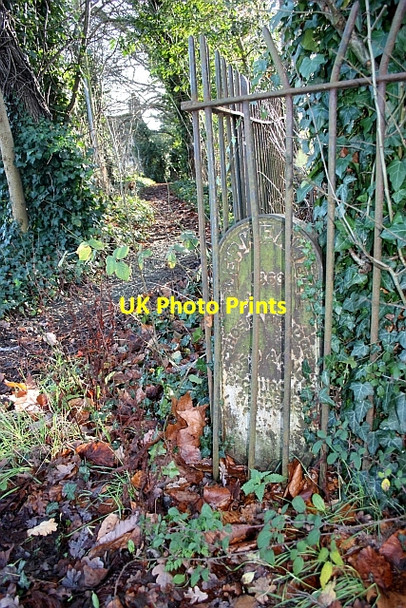 Photo 6"x4" Clerkenwell marker post Great Malvern c2009