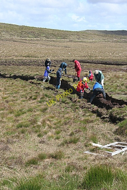 Photo 6"x4" Cutting the Peats Bruach M\u00e0iri c2009