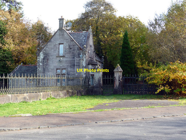 Photo 6"x4" Lodge and gateway to Cameron House Arden\/NS3684 c2009
