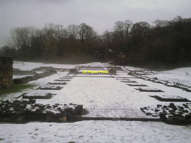 Photo 6"x4" Lesnes Abbey ruins in the snow. Abbey Wood\/TQ4678 c2009