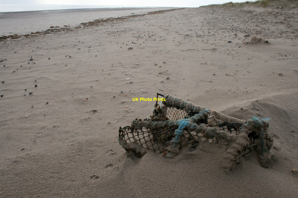 Photo 6"x4" Lost lobsterpot Seacroft\/TF5660 c2010