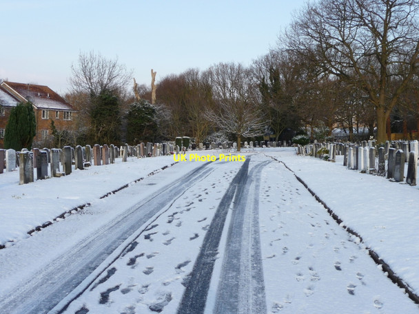 Photo 6"x4" Waterfall Road Cemetery, London N14 Friern Barnet c2009