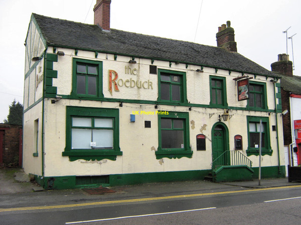 Photo 6"x4" The Roebuck Biddulph c2010