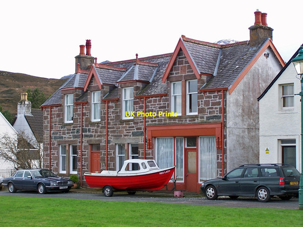 Photo 6"x4" House and former shop(?) Kyleakin c2010