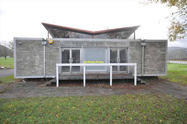 Photo 6"x4" Old guard house Glangrwyney c2010