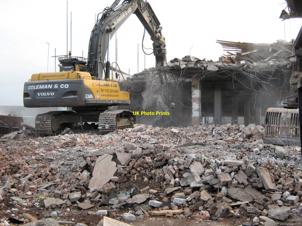 Photo 6"x4" Nibbling away at it (1) Biddulph c2010