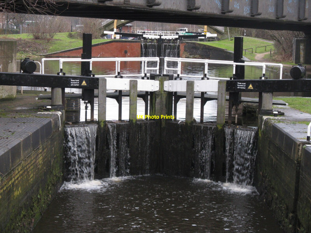 Photo 6"x4" Tinsley Flight, Sheffield and Tinsley canal Tinsley\/SK3990 c2010