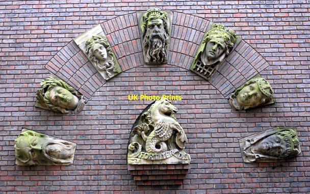 Photo 6"x4" Carved heads, Prudhoe Chare Newcastle upon Tyne c2010