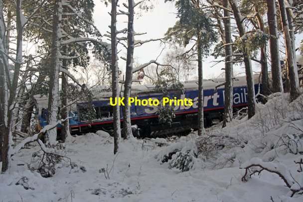 Photo 6"x4" Derailed locomotive at Carrbridge Ellan c2010